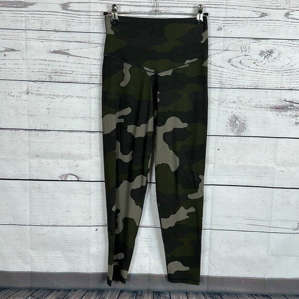 Offline Aerie Leggings Womens Medium Camo Green 7/8 Real me Soft Casual - Picture 1 of 9